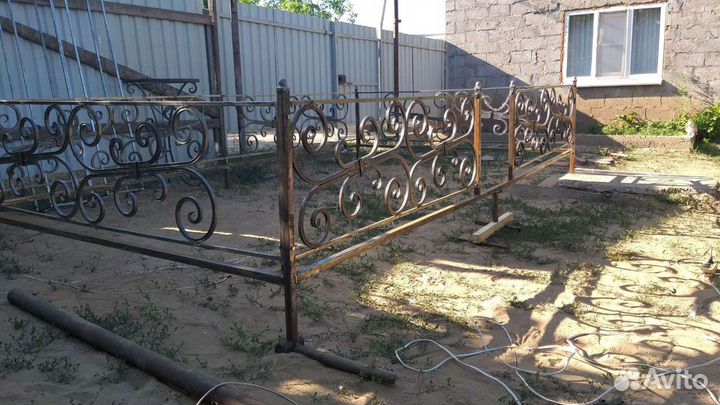 Оградки на кладбище