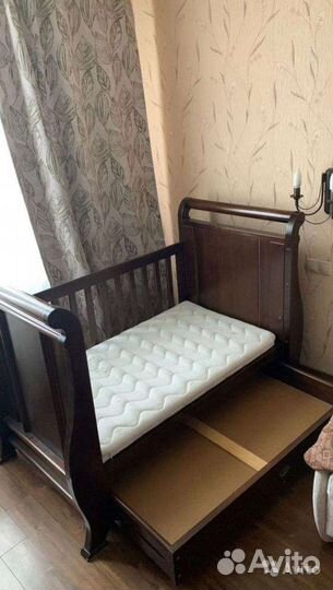 Детская кроватка