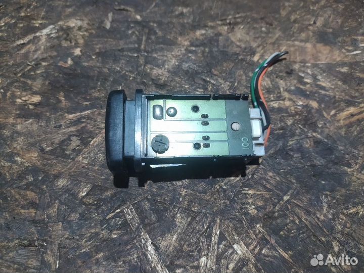 Кнопка обогрева заднего стекла Mazda 626 GE (1991—1997)