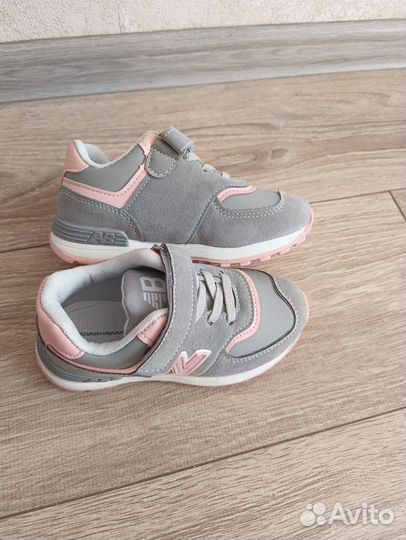 Кроссовки для девочки