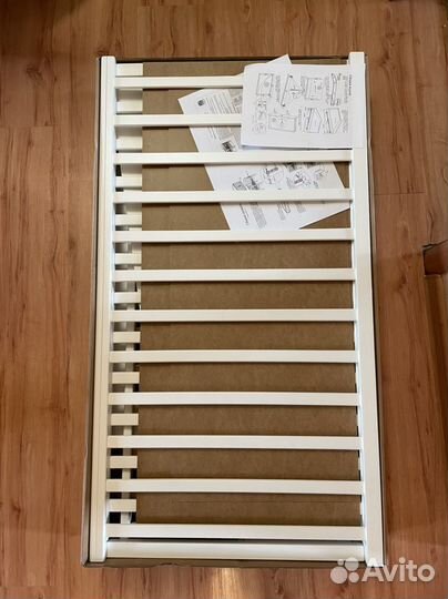 Детская кроватка с маятником и ящиком