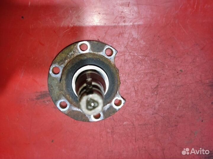 Цапфа под тормозной диск Audi 100 седан 2.5 AAT