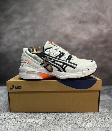 Кроссовки asics