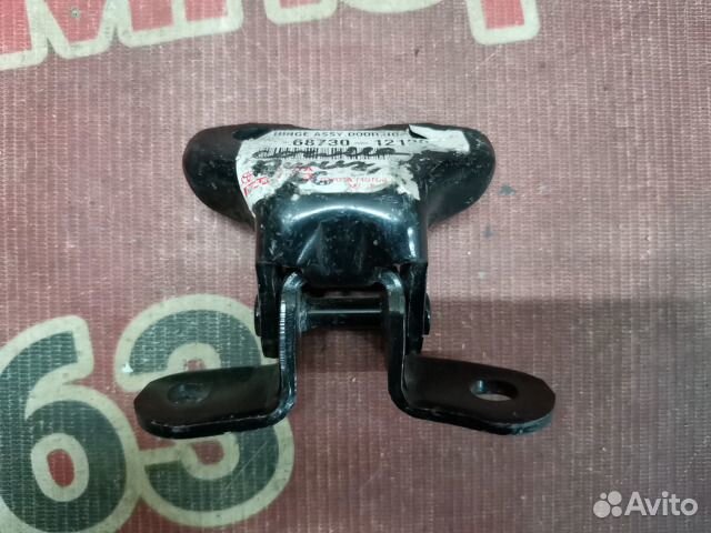 Петля двери передняя правая Toyota Camry