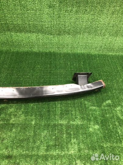 Усилитель заднего бампера Skoda Octavia Tour