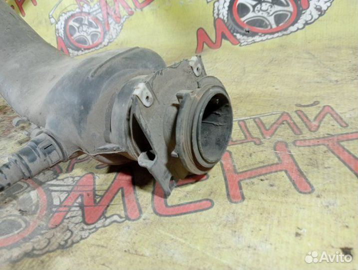 Горловина топливного бака Peugeot 406 седан 1.8