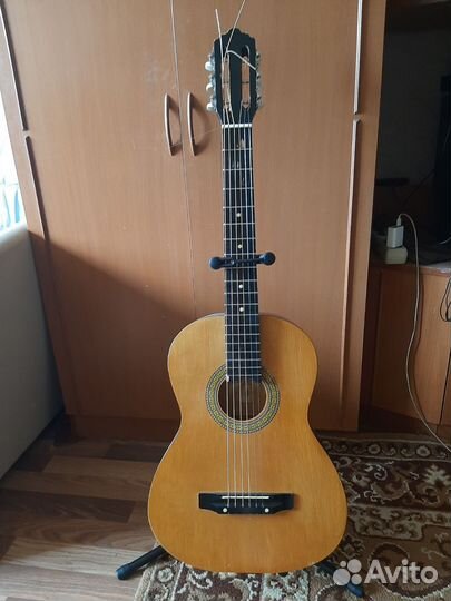 Акустическая гитара