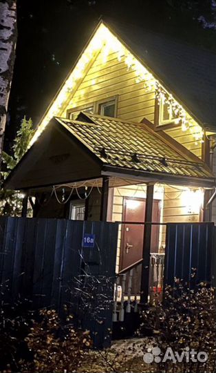 Новогоднее украшение домов гирляндами