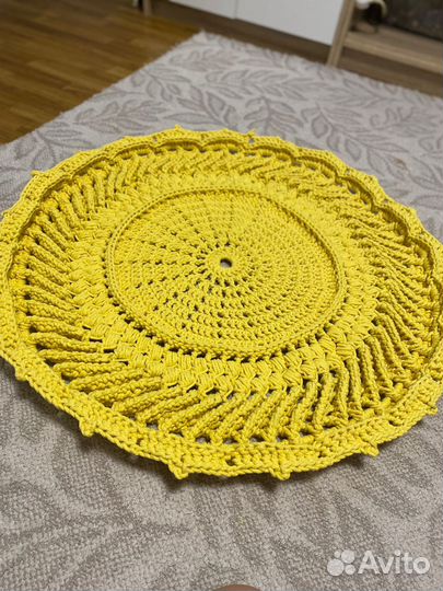 Ковер вязанный ручной работы