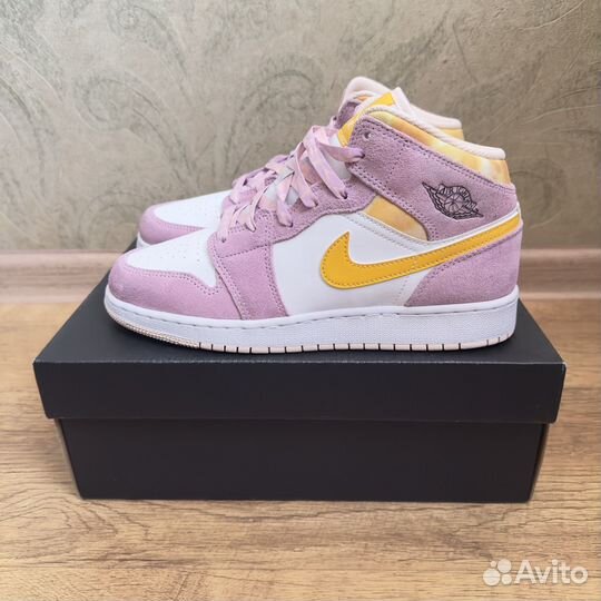 Air Jordan 1 Mid Arctic Pink/University Gold