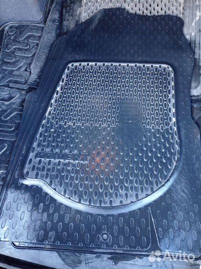 Автомобильные коврики nissan