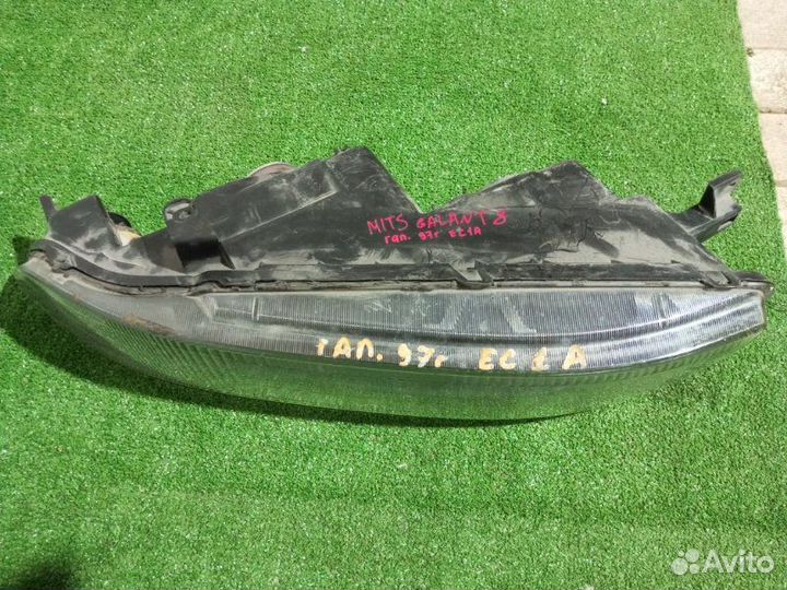 Фара галогеновая правая Mitsubishi Galant EA
