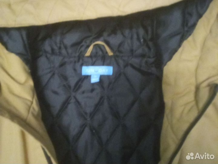 Две куртки демисезонные для мальчика 146