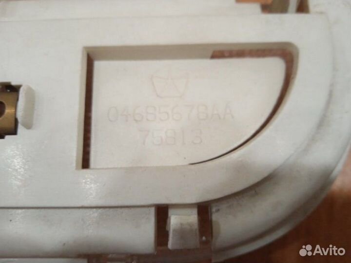 Плафон подсветки багажника правый Chrysler Voyager