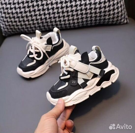 Кроссовки детские