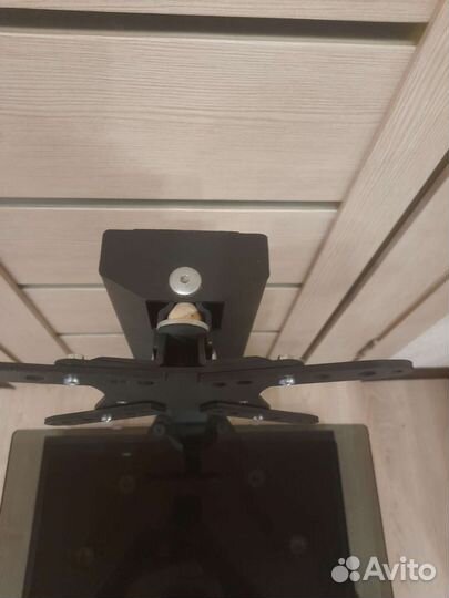 Стойка для телевизора напольная на колёсиках