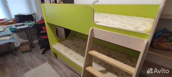 Двухъярусная кровать 