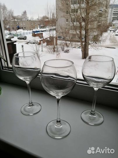 Бокалы для вина новые