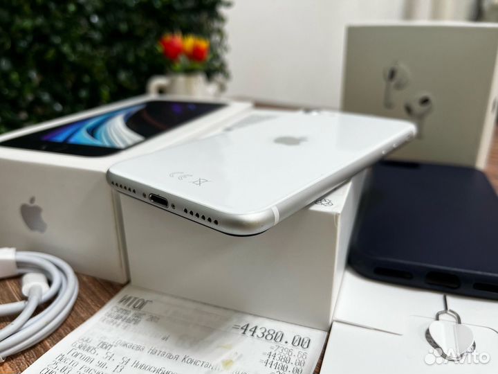 iPhone SE 2020 128гб