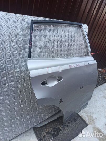 Дверь задняя правая Toyota Rav4 ZSA42 2.0 3ZR-FE