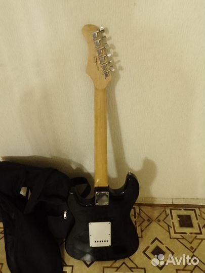 Электрогитара thunder с комбиком, две педали