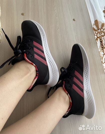 Кроссовки женские adidas