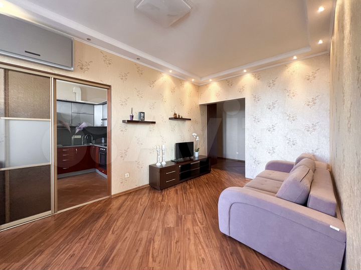 2-к. квартира, 67 м², 8/10 эт.