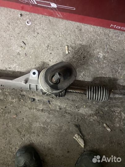 Рулевая рейка на LADA largus без гур