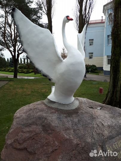 Лебедь из артбетона