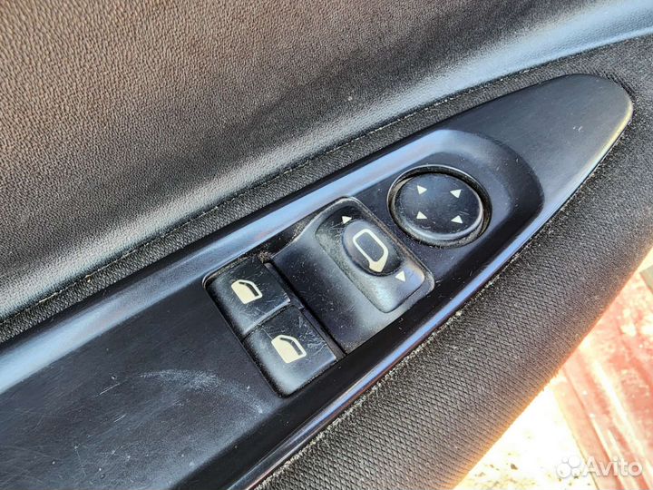 Кнопки стеклоподъемников Citroen C4 1