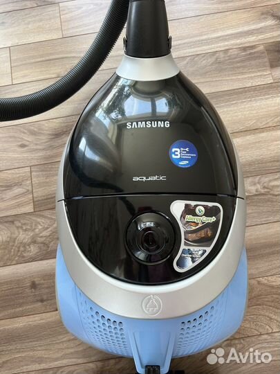 Пылесос с аквафильтром Samsung SD9420 aquatic