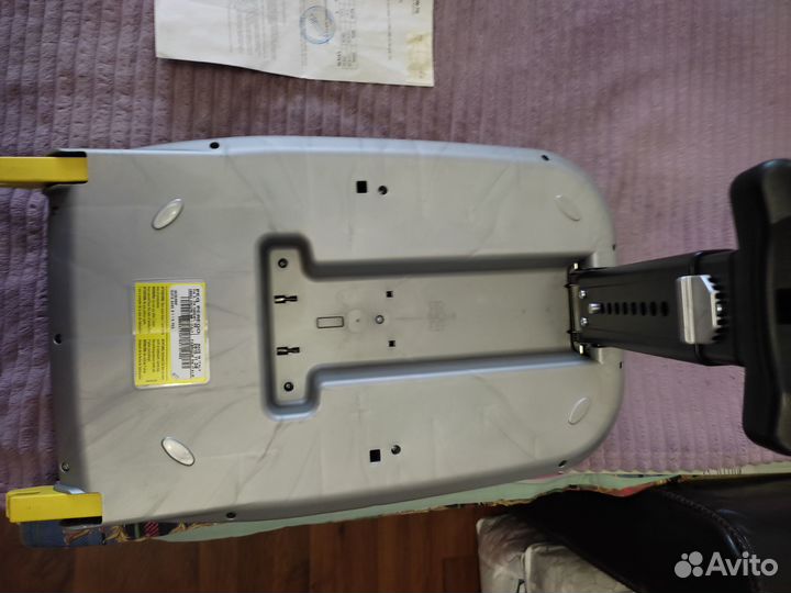 Продаю базу isofix peg perego : крепление Isofix
