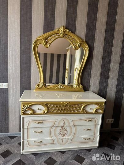 Спальный гарнитур