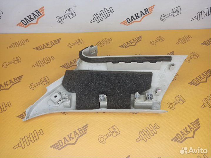 Обшивка стойки стекла задняя левая Ford Focus CB8