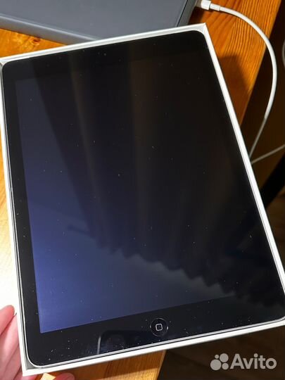 Apple iPad Air 64Гб (1) Rus