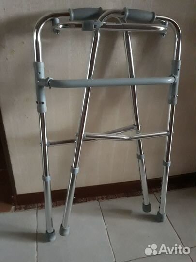 Продаю ходунки для пожилого человека