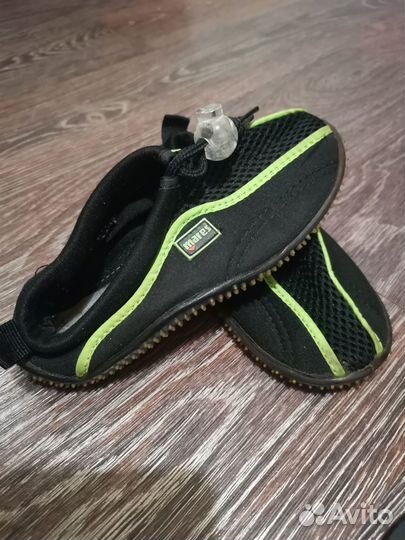 Аквашузы Mares