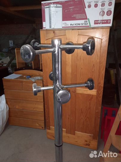 Вешалка для одежды напольная металлическая