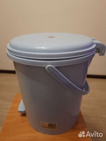 Мусорное ведро с педалью