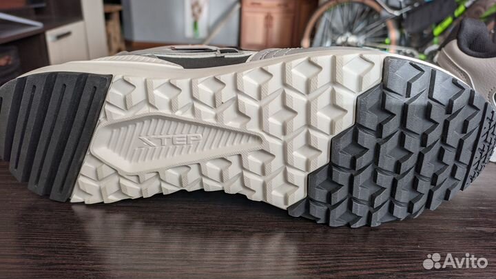 Кроссовки мужские Xtep новые
