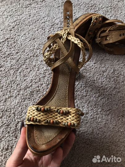 Босоножки женские