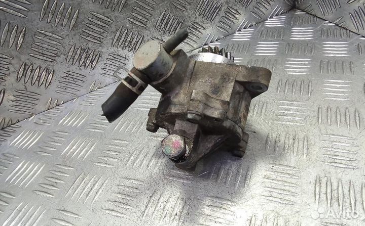 Насос вакуумный Mitsubishi Montero/Pajero