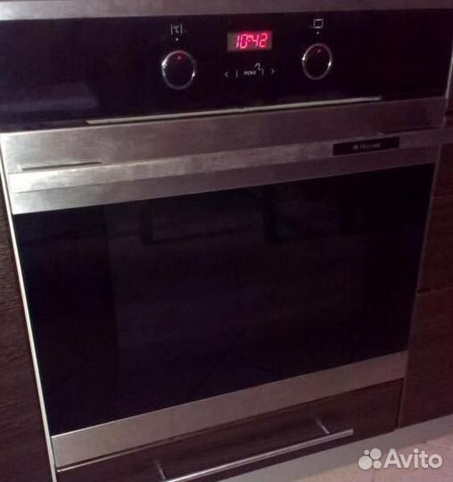 Духовой шкаф Ханса с конвекцией монитором и часами