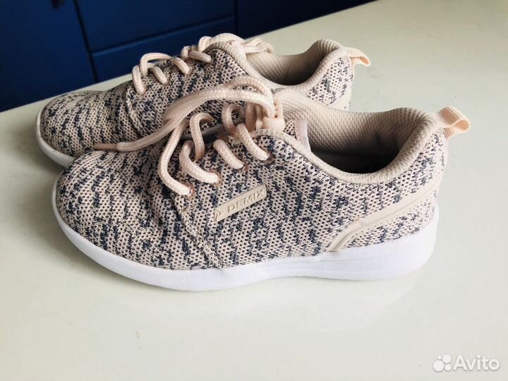 Кроссовки Demix