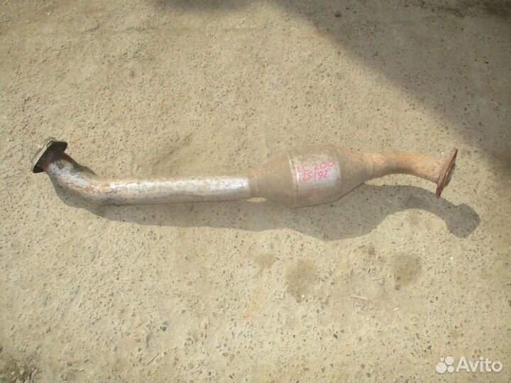 Приемная труба глушителя Toyota Land Cruiser 200