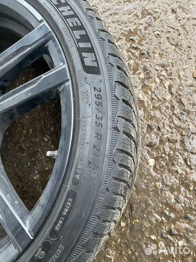 Continental AllSeasonContact 295/35 R21