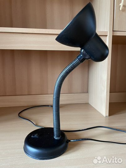 Настольная лампа