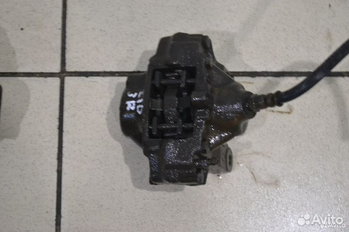 Тормозной суппорт задний правый Mercedes-Benz W210