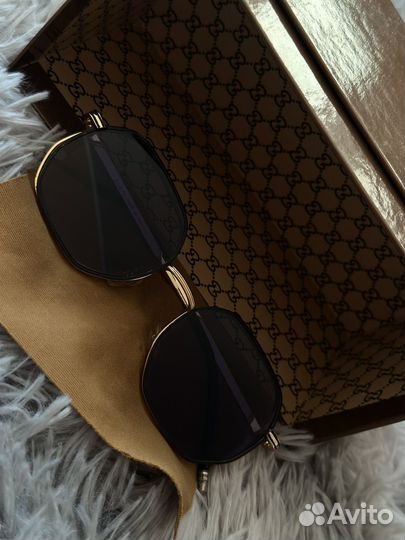 Солнцезащитные очки gucci