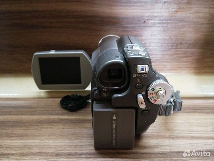 Видеокамера Panasonic VDR-D150